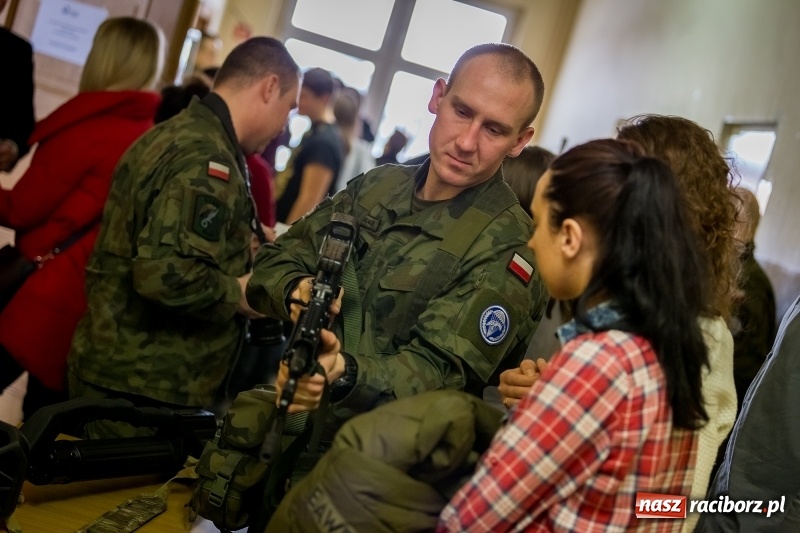 Zdjęcie w galerii na portalu naszraciborz.pl: Inauguracja Legii Akademickiej w PWSZ w Raciborzu wiadomości z regionu