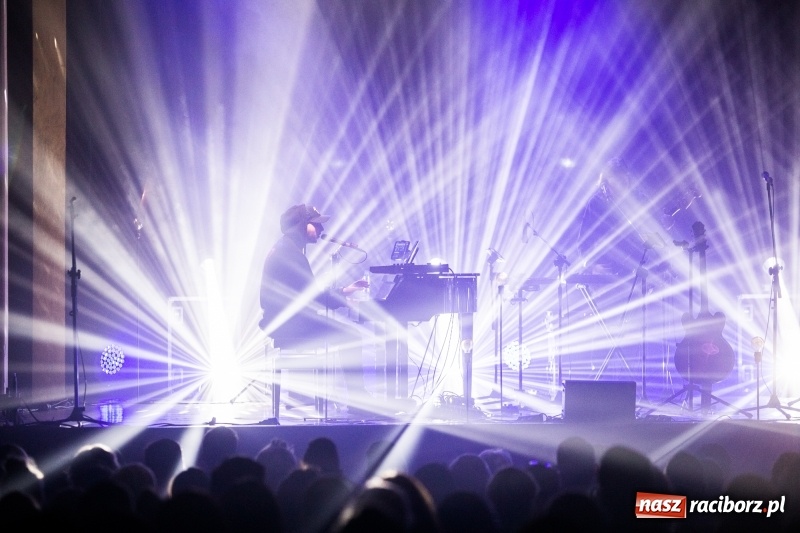 Zdjęcie w galerii na portalu naszraciborz.pl: Kortez na deskach Raciborskiego Centrum Kultury wiadomości z regionu