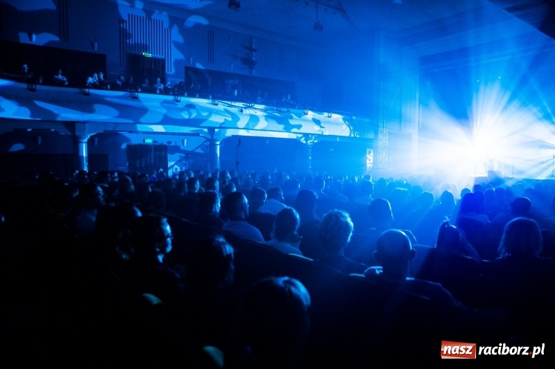 Zdjęcie w galerii na portalu naszraciborz.pl: Kortez na deskach Raciborskiego Centrum Kultury wiadomości z regionu