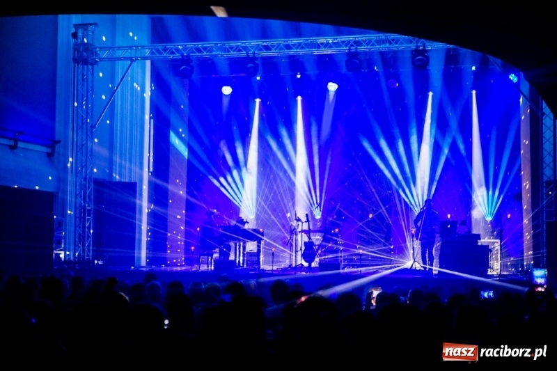 Zdjęcie w galerii na portalu naszraciborz.pl: Kortez na deskach Raciborskiego Centrum Kultury wiadomości z regionu