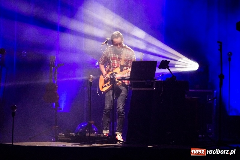 Zdjęcie w galerii na portalu naszraciborz.pl: Kortez na deskach Raciborskiego Centrum Kultury wiadomości z regionu