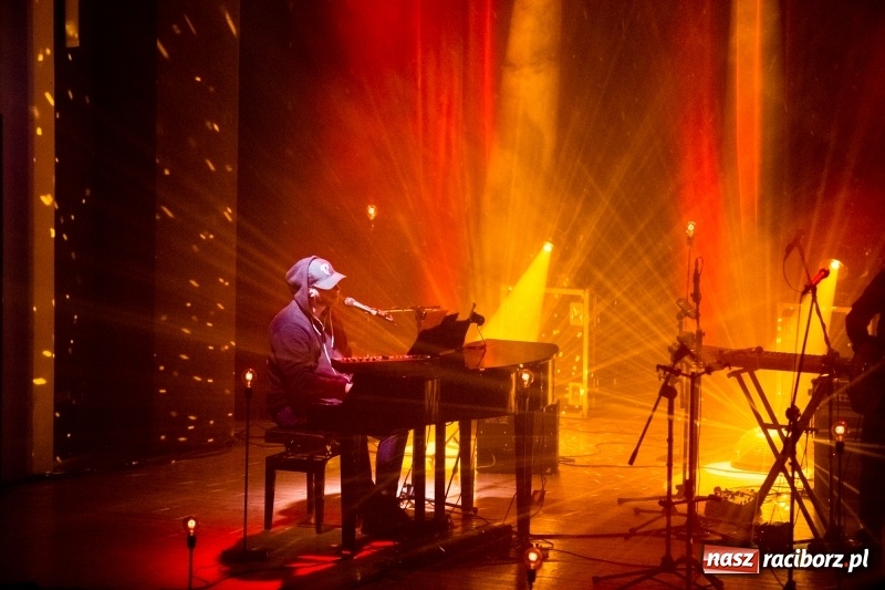 Zdjęcie w galerii na portalu naszraciborz.pl: Kortez na deskach Raciborskiego Centrum Kultury wiadomości z regionu