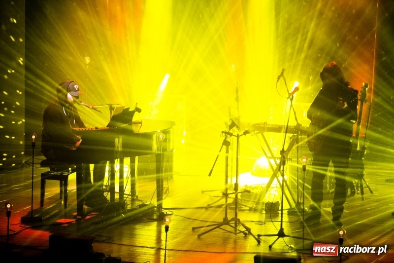 Zdjęcie w galerii na portalu naszraciborz.pl: Kortez na deskach Raciborskiego Centrum Kultury wiadomości z regionu