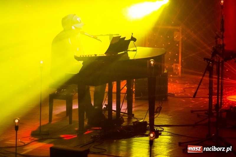 Zdjęcie w galerii na portalu naszraciborz.pl: Kortez na deskach Raciborskiego Centrum Kultury wiadomości z regionu