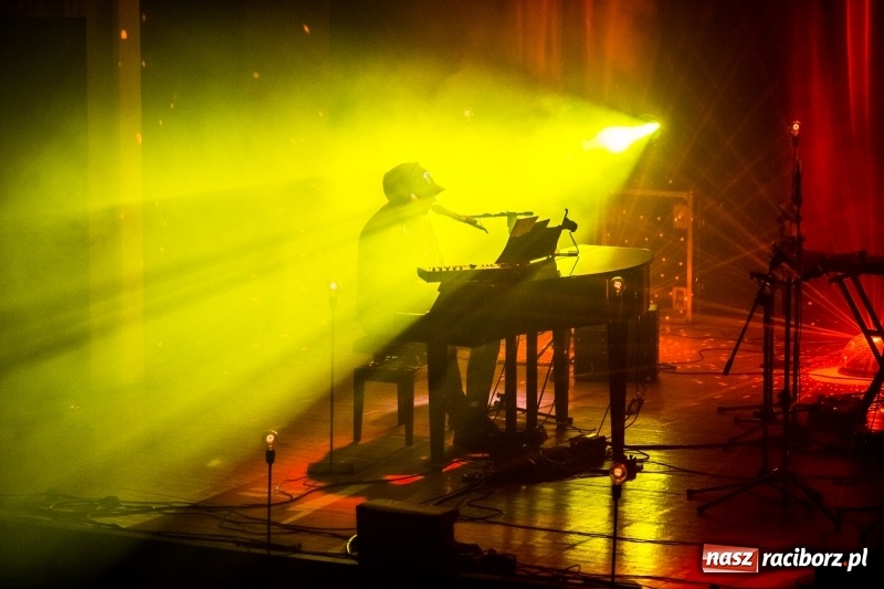 Zdjęcie w galerii na portalu naszraciborz.pl: Kortez na deskach Raciborskiego Centrum Kultury wiadomości z regionu