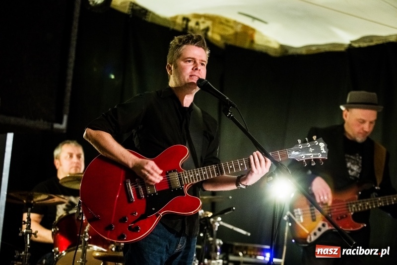 Zdjęcie w galerii na portalu naszraciborz.pl: Koncert St. James Hotel na Końcu Świata wiadomości z regionu