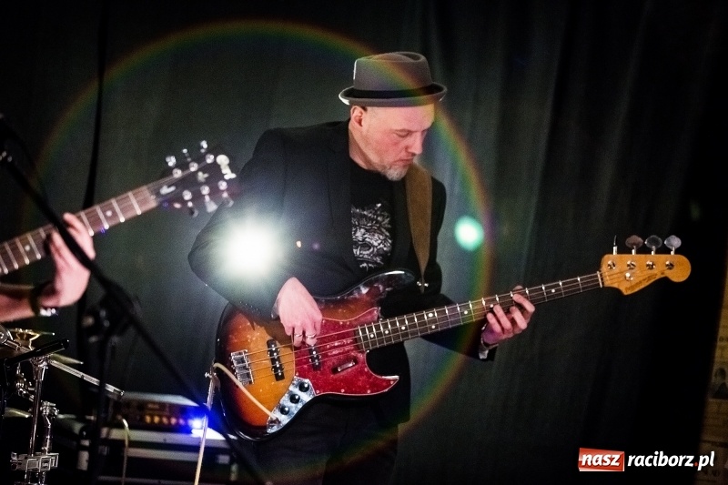 Zdjęcie w galerii na portalu naszraciborz.pl: Koncert St. James Hotel na Końcu Świata wiadomości z regionu
