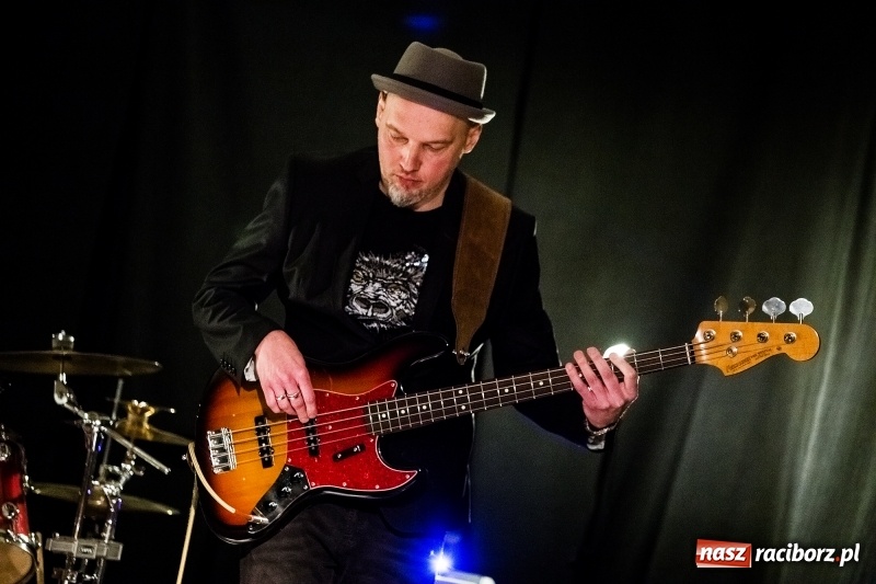 Zdjęcie w galerii na portalu naszraciborz.pl: Koncert St. James Hotel na Końcu Świata wiadomości z regionu