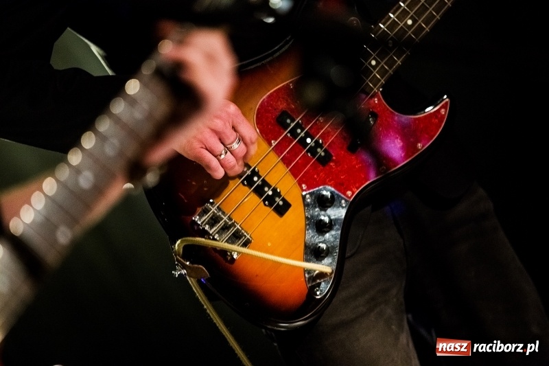 Zdjęcie w galerii na portalu naszraciborz.pl: Koncert St. James Hotel na Końcu Świata wiadomości z regionu