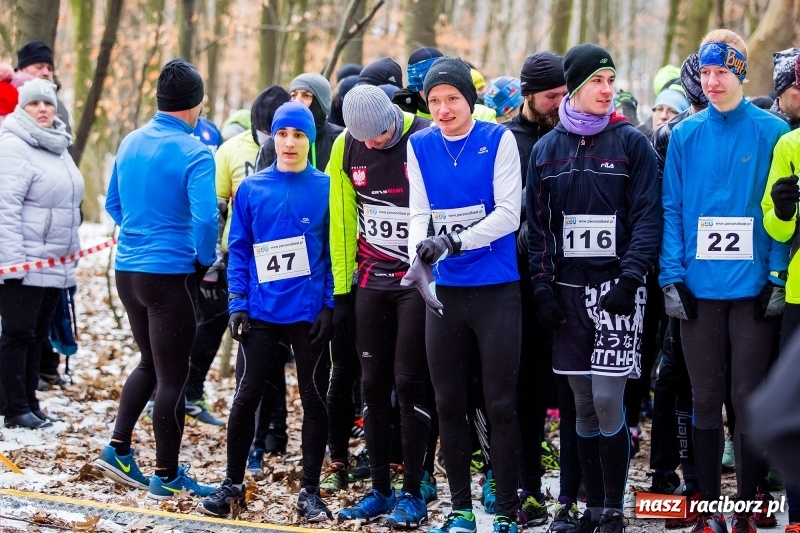 Zdjęcie w galerii na portalu naszraciborz.pl: Mróz, lód i śnieg niestraszny biegaczom. Blisko 500 twardzieli pokonało trasę w Oborze wiadomości z regionu
