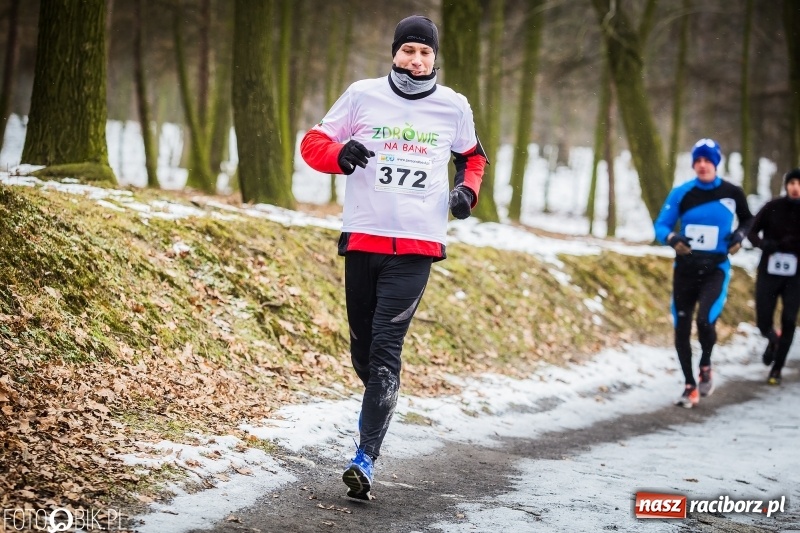 Zdjęcie w galerii na portalu naszraciborz.pl: Mróz, lód i śnieg niestraszny biegaczom. Blisko 500 twardzieli pokonało trasę w Oborze wiadomości z regionu