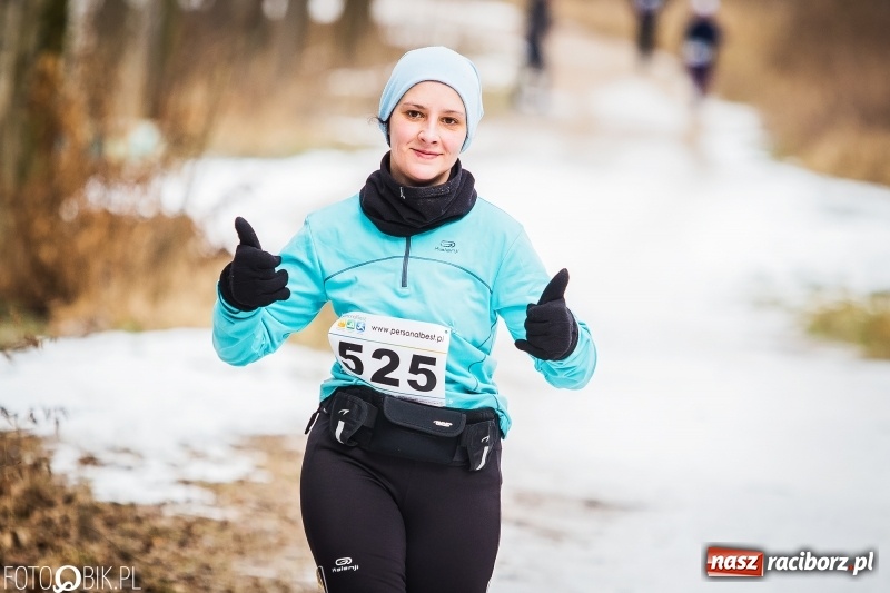 Zdjęcie w galerii na portalu naszraciborz.pl: Mróz, lód i śnieg niestraszny biegaczom. Blisko 500 twardzieli pokonało trasę w Oborze wiadomości z regionu