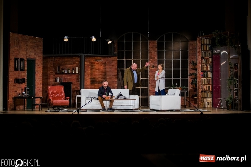 Zdjęcie w galerii na portalu naszraciborz.pl: Przekręt (nie)doskonały, czyli kto widział Pannę Flint? w RCK wiadomości z regionu