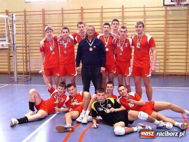 Zdjęcie w galerii na portalu naszraciborz.pl: Juniorzy jedynki znowu górą wiadomości z regionu