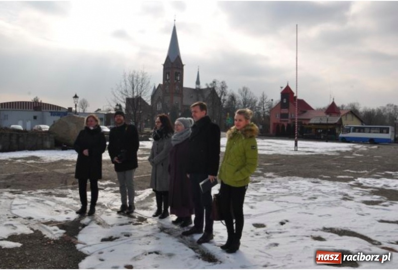 Zdjęcie w galerii na portalu naszraciborz.pl: Bez konsultacji się nie obędzie. IPN w Kuźni Raciborskiej wiadomości z regionu