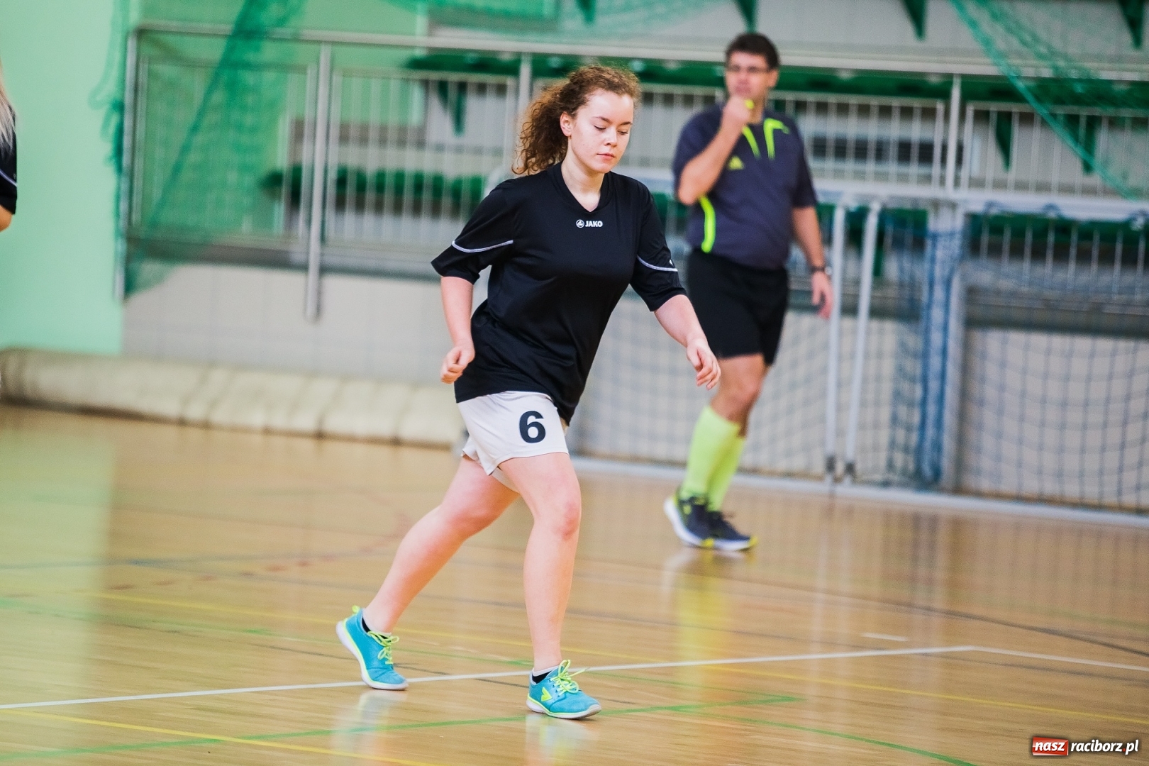 Zdjęcie w galerii na portalu naszraciborz.pl: Finały Miejskie Szkół Ponadgimnazjalnych w Piłce Ręcznej Dziewczyn wiadomości z regionu