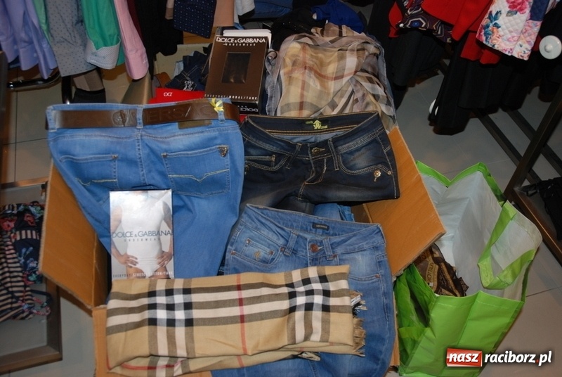 Zdjęcie w galerii na portalu naszraciborz.pl: Podrobiona odzież znanych marek warta 630 tysięcy złotych wiadomości z regionu