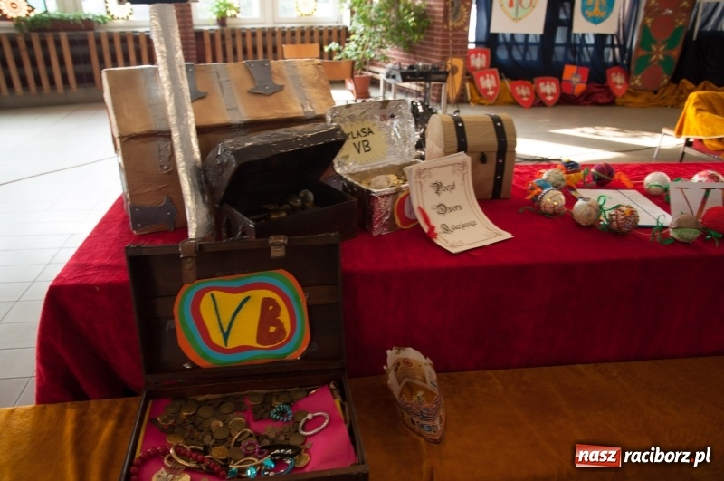 Zdjęcie w galerii na portalu naszraciborz.pl: Szkoła Podstawowa nr 18 obchodziła dzień swoich patronów – Książąt Raciborskich wiadomości z regionu