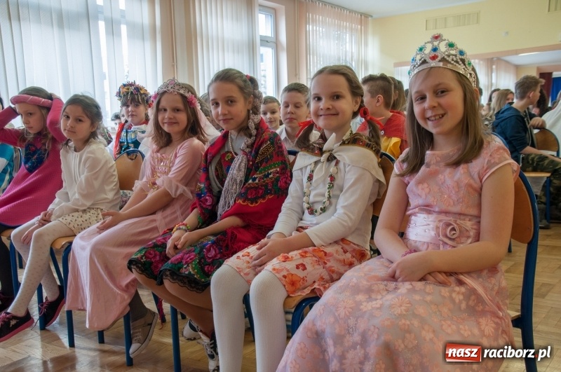 Zdjęcie w galerii na portalu naszraciborz.pl: Szkoła Podstawowa nr 18 obchodziła dzień swoich patronów – Książąt Raciborskich wiadomości z regionu