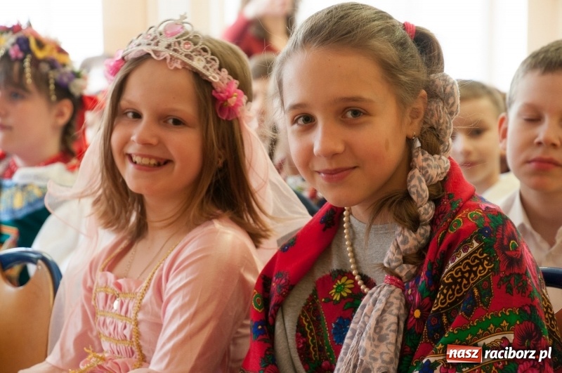 Zdjęcie w galerii na portalu naszraciborz.pl: Szkoła Podstawowa nr 18 obchodziła dzień swoich patronów – Książąt Raciborskich wiadomości z regionu