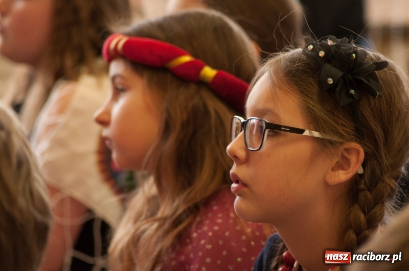 Zdjęcie w galerii na portalu naszraciborz.pl: Szkoła Podstawowa nr 18 obchodziła dzień swoich patronów – Książąt Raciborskich wiadomości z regionu