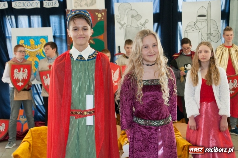 Zdjęcie w galerii na portalu naszraciborz.pl: Szkoła Podstawowa nr 18 obchodziła dzień swoich patronów – Książąt Raciborskich wiadomości z regionu