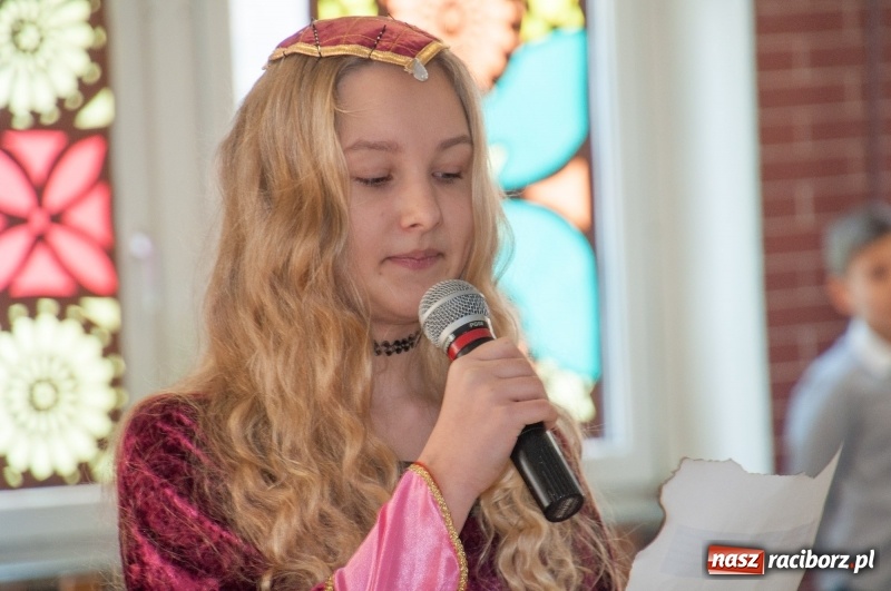 Zdjęcie w galerii na portalu naszraciborz.pl: Szkoła Podstawowa nr 18 obchodziła dzień swoich patronów – Książąt Raciborskich wiadomości z regionu