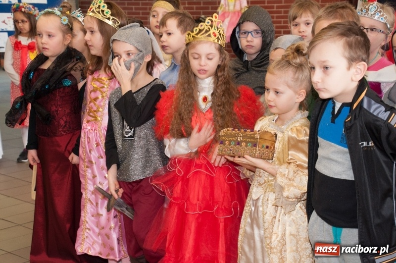 Zdjęcie w galerii na portalu naszraciborz.pl: Szkoła Podstawowa nr 18 obchodziła dzień swoich patronów – Książąt Raciborskich wiadomości z regionu