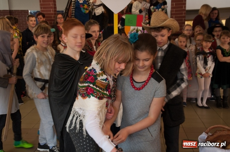 Zdjęcie w galerii na portalu naszraciborz.pl: Szkoła Podstawowa nr 18 obchodziła dzień swoich patronów – Książąt Raciborskich wiadomości z regionu