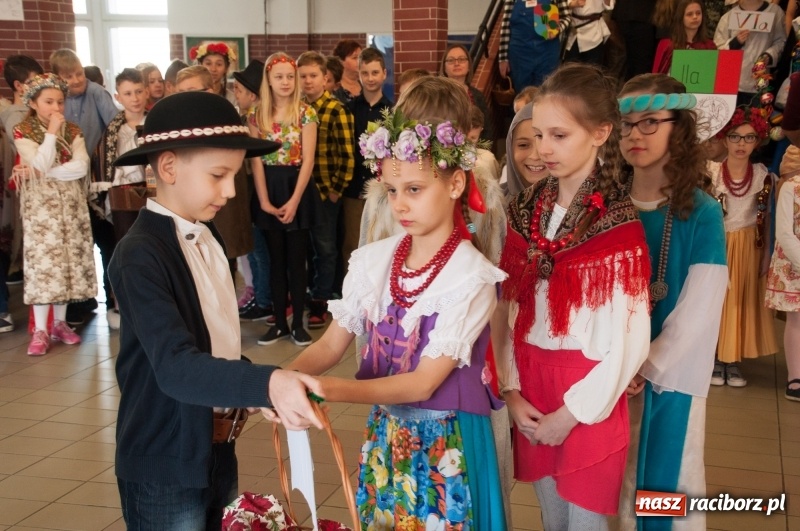 Zdjęcie w galerii na portalu naszraciborz.pl: Szkoła Podstawowa nr 18 obchodziła dzień swoich patronów – Książąt Raciborskich wiadomości z regionu