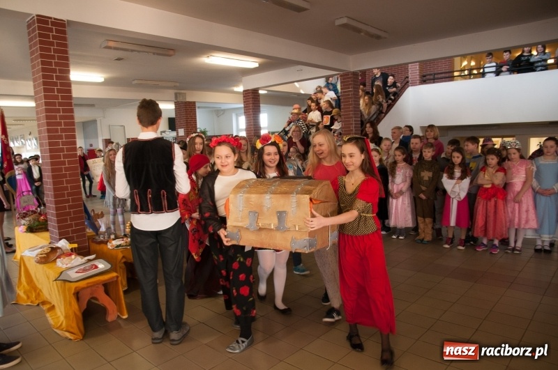 Zdjęcie w galerii na portalu naszraciborz.pl: Szkoła Podstawowa nr 18 obchodziła dzień swoich patronów – Książąt Raciborskich wiadomości z regionu