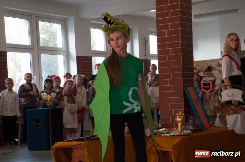 Zdjęcie w galerii na portalu naszraciborz.pl: Szkoła Podstawowa nr 18 obchodziła dzień swoich patronów – Książąt Raciborskich wiadomości z regionu