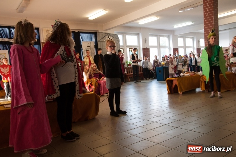 Zdjęcie w galerii na portalu naszraciborz.pl: Szkoła Podstawowa nr 18 obchodziła dzień swoich patronów – Książąt Raciborskich wiadomości z regionu