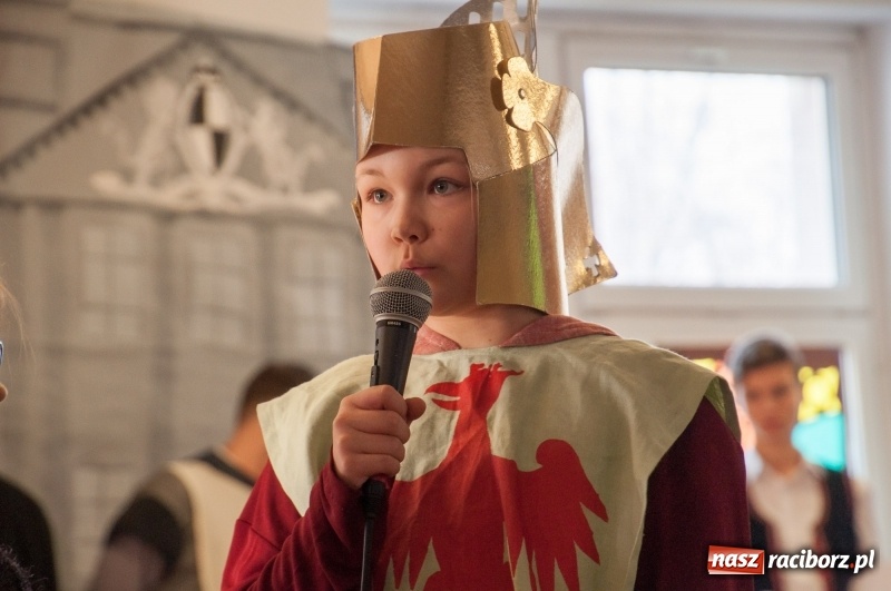 Zdjęcie w galerii na portalu naszraciborz.pl: Szkoła Podstawowa nr 18 obchodziła dzień swoich patronów – Książąt Raciborskich wiadomości z regionu