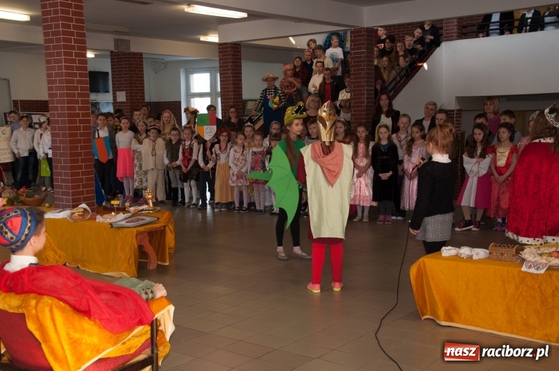 Zdjęcie w galerii na portalu naszraciborz.pl: Szkoła Podstawowa nr 18 obchodziła dzień swoich patronów – Książąt Raciborskich wiadomości z regionu