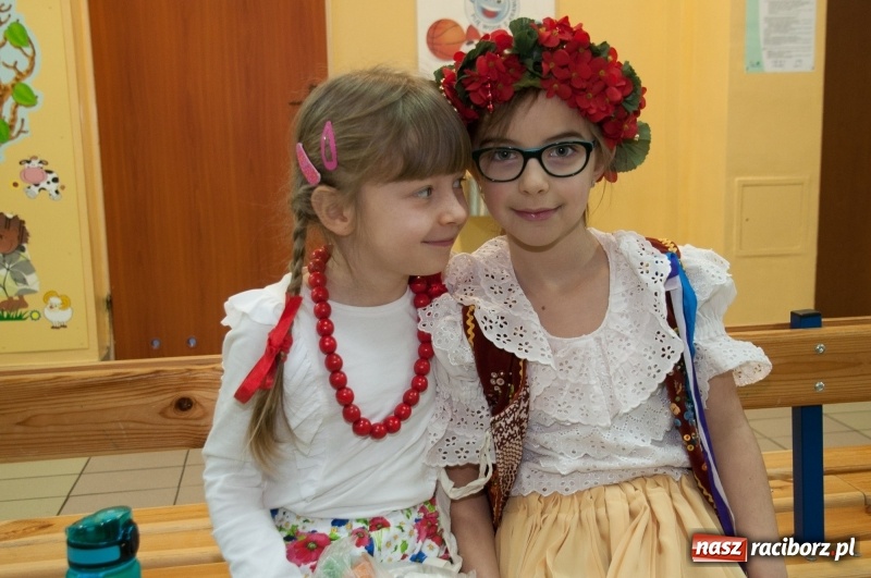 Zdjęcie w galerii na portalu naszraciborz.pl: Szkoła Podstawowa nr 18 obchodziła dzień swoich patronów – Książąt Raciborskich wiadomości z regionu