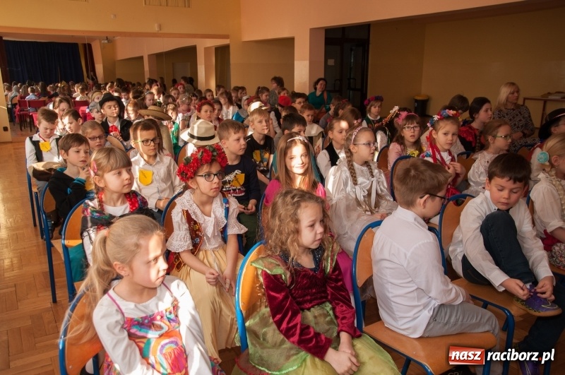 Zdjęcie w galerii na portalu naszraciborz.pl: Szkoła Podstawowa nr 18 obchodziła dzień swoich patronów – Książąt Raciborskich wiadomości z regionu
