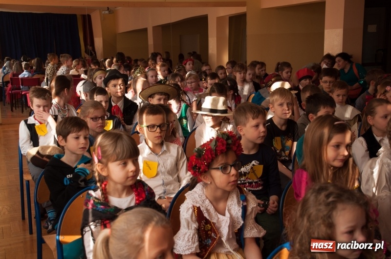 Zdjęcie w galerii na portalu naszraciborz.pl: Szkoła Podstawowa nr 18 obchodziła dzień swoich patronów – Książąt Raciborskich wiadomości z regionu