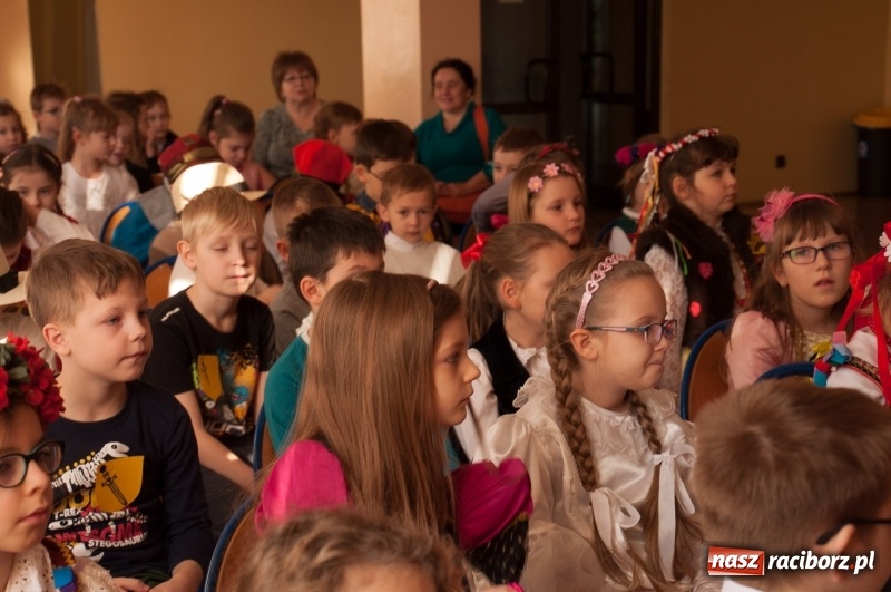 Zdjęcie w galerii na portalu naszraciborz.pl: Szkoła Podstawowa nr 18 obchodziła dzień swoich patronów – Książąt Raciborskich wiadomości z regionu