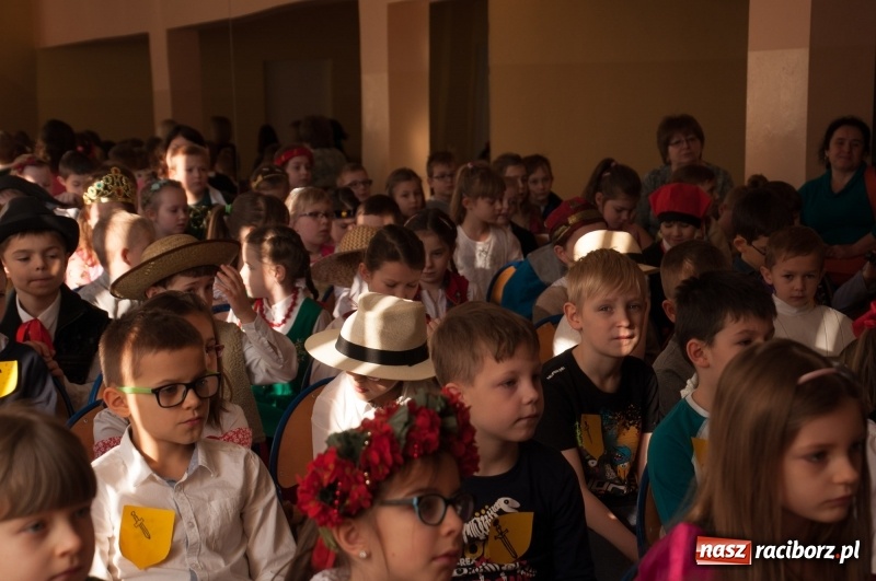 Zdjęcie w galerii na portalu naszraciborz.pl: Szkoła Podstawowa nr 18 obchodziła dzień swoich patronów – Książąt Raciborskich wiadomości z regionu