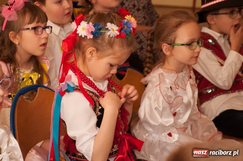 Zdjęcie w galerii na portalu naszraciborz.pl: Szkoła Podstawowa nr 18 obchodziła dzień swoich patronów – Książąt Raciborskich wiadomości z regionu