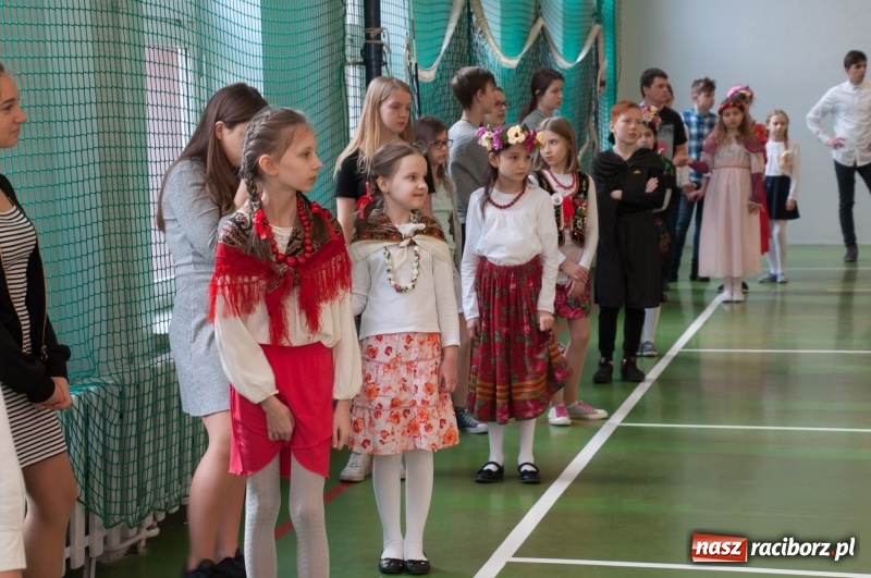 Zdjęcie w galerii na portalu naszraciborz.pl: Szkoła Podstawowa nr 18 obchodziła dzień swoich patronów – Książąt Raciborskich wiadomości z regionu