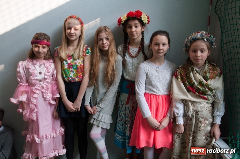 Zdjęcie w galerii na portalu naszraciborz.pl: Szkoła Podstawowa nr 18 obchodziła dzień swoich patronów – Książąt Raciborskich wiadomości z regionu