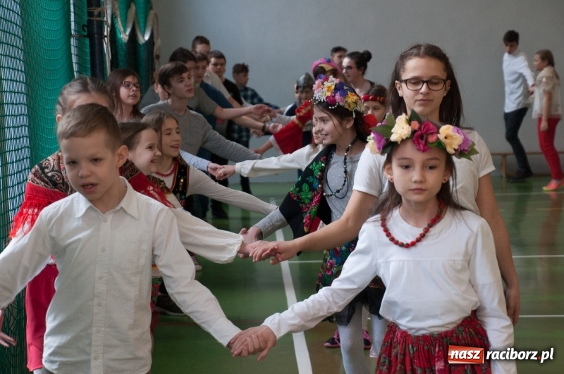 Zdjęcie w galerii na portalu naszraciborz.pl: Szkoła Podstawowa nr 18 obchodziła dzień swoich patronów – Książąt Raciborskich wiadomości z regionu