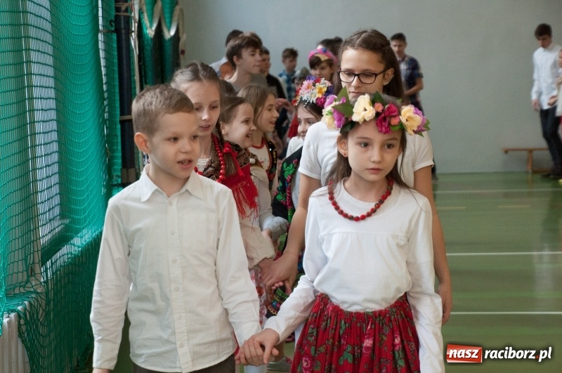 Zdjęcie w galerii na portalu naszraciborz.pl: Szkoła Podstawowa nr 18 obchodziła dzień swoich patronów – Książąt Raciborskich wiadomości z regionu