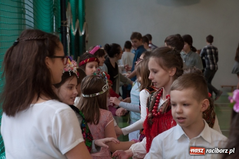 Zdjęcie w galerii na portalu naszraciborz.pl: Szkoła Podstawowa nr 18 obchodziła dzień swoich patronów – Książąt Raciborskich wiadomości z regionu