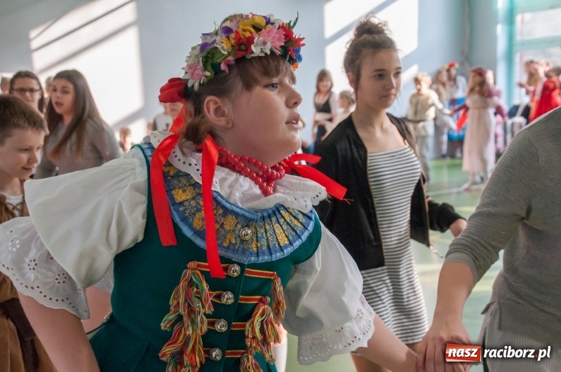 Zdjęcie w galerii na portalu naszraciborz.pl: Szkoła Podstawowa nr 18 obchodziła dzień swoich patronów – Książąt Raciborskich wiadomości z regionu
