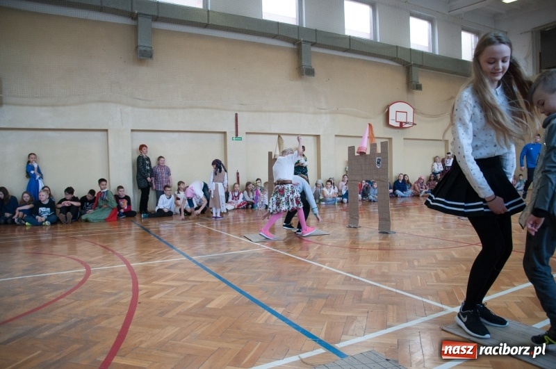 Zdjęcie w galerii na portalu naszraciborz.pl: Szkoła Podstawowa nr 18 obchodziła dzień swoich patronów – Książąt Raciborskich wiadomości z regionu