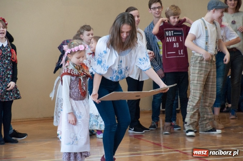 Zdjęcie w galerii na portalu naszraciborz.pl: Szkoła Podstawowa nr 18 obchodziła dzień swoich patronów – Książąt Raciborskich wiadomości z regionu