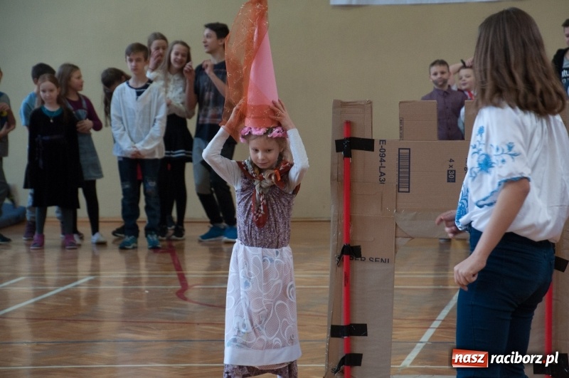 Zdjęcie w galerii na portalu naszraciborz.pl: Szkoła Podstawowa nr 18 obchodziła dzień swoich patronów – Książąt Raciborskich wiadomości z regionu